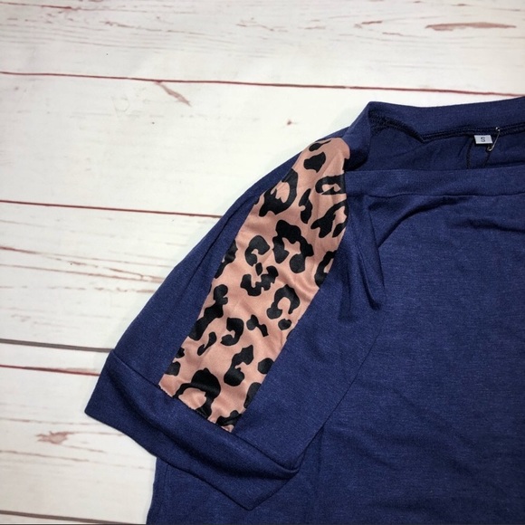 *3 for $30* Blue T Animal Print Striped Sleeves - Picture 6 of 6